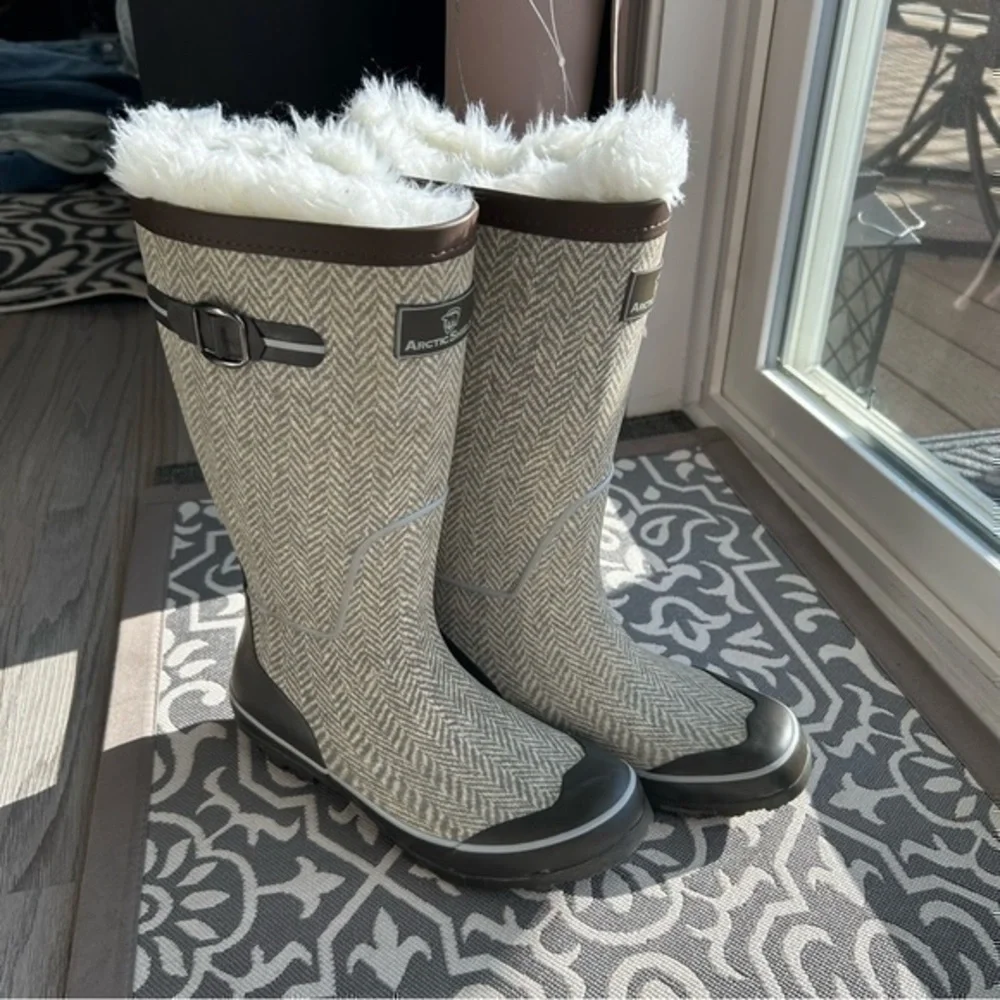✨ arctic shield brown herringbone for winter rain ☔️ rubber wellies boots 👢 6